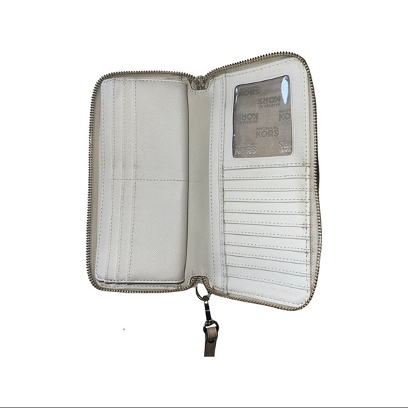 Large Michael Kors wristlet - Picture 3 of 5